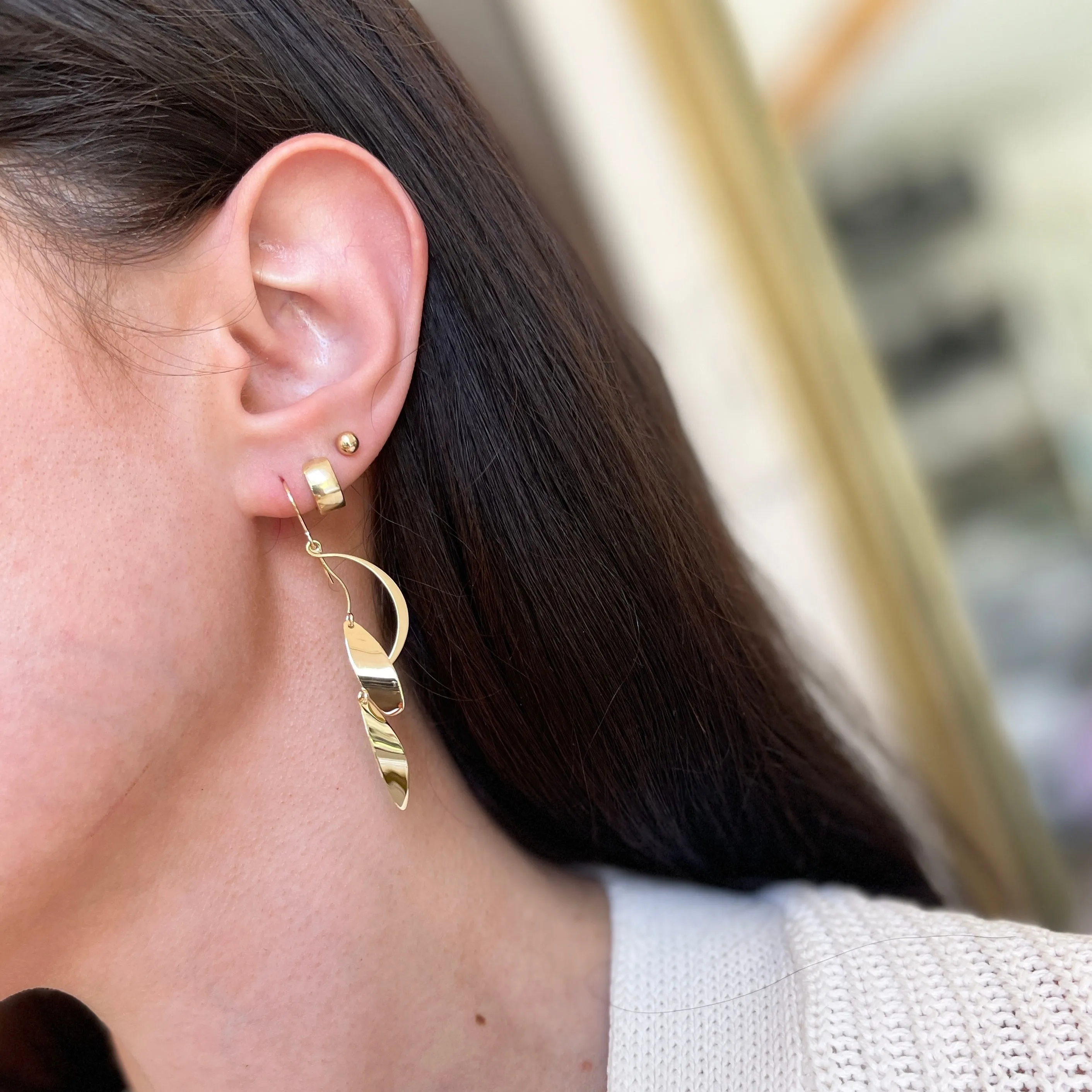 14KT Yellow Gold Leaves Curved Wire Dangle Earrings