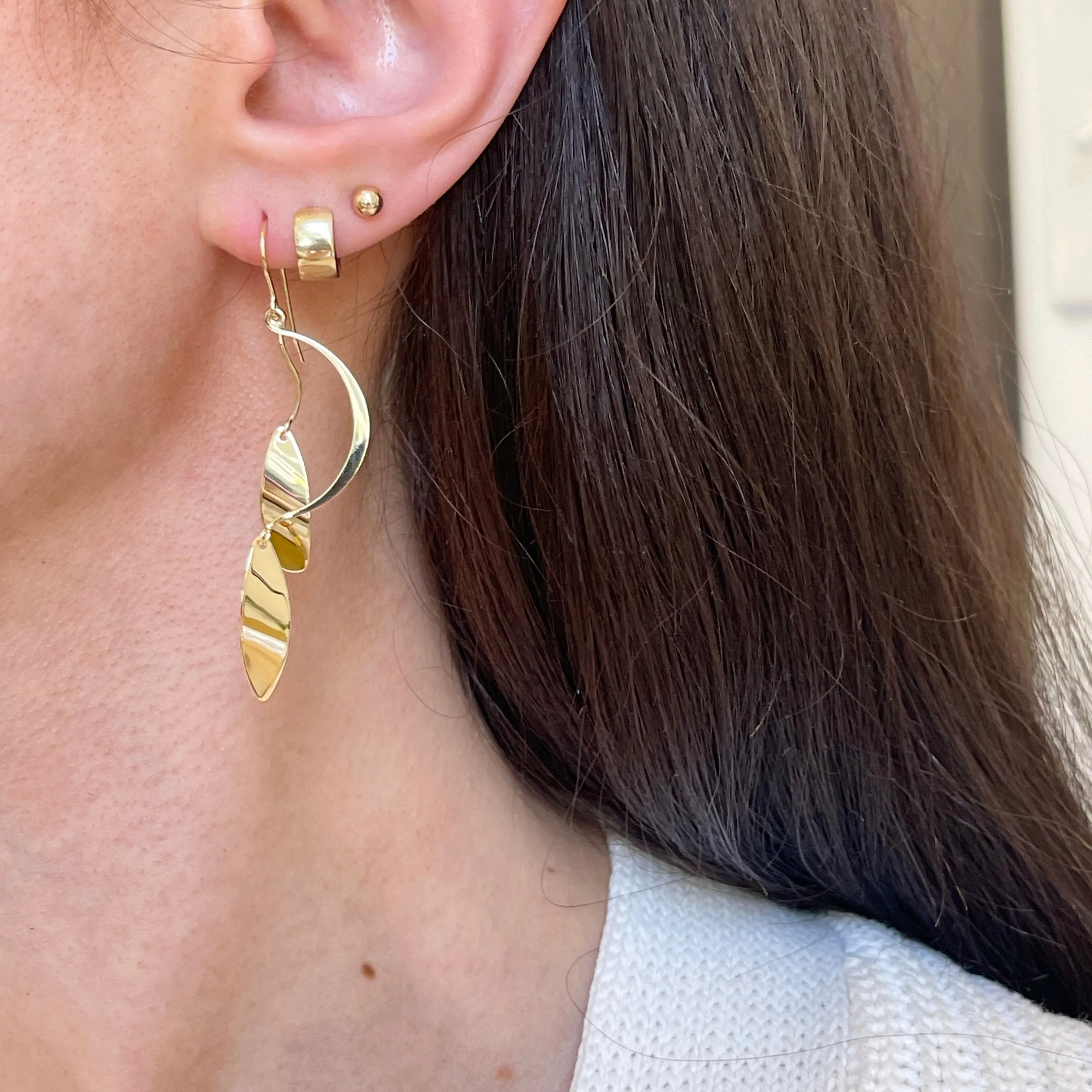 14KT Yellow Gold Leaves Curved Wire Dangle Earrings
