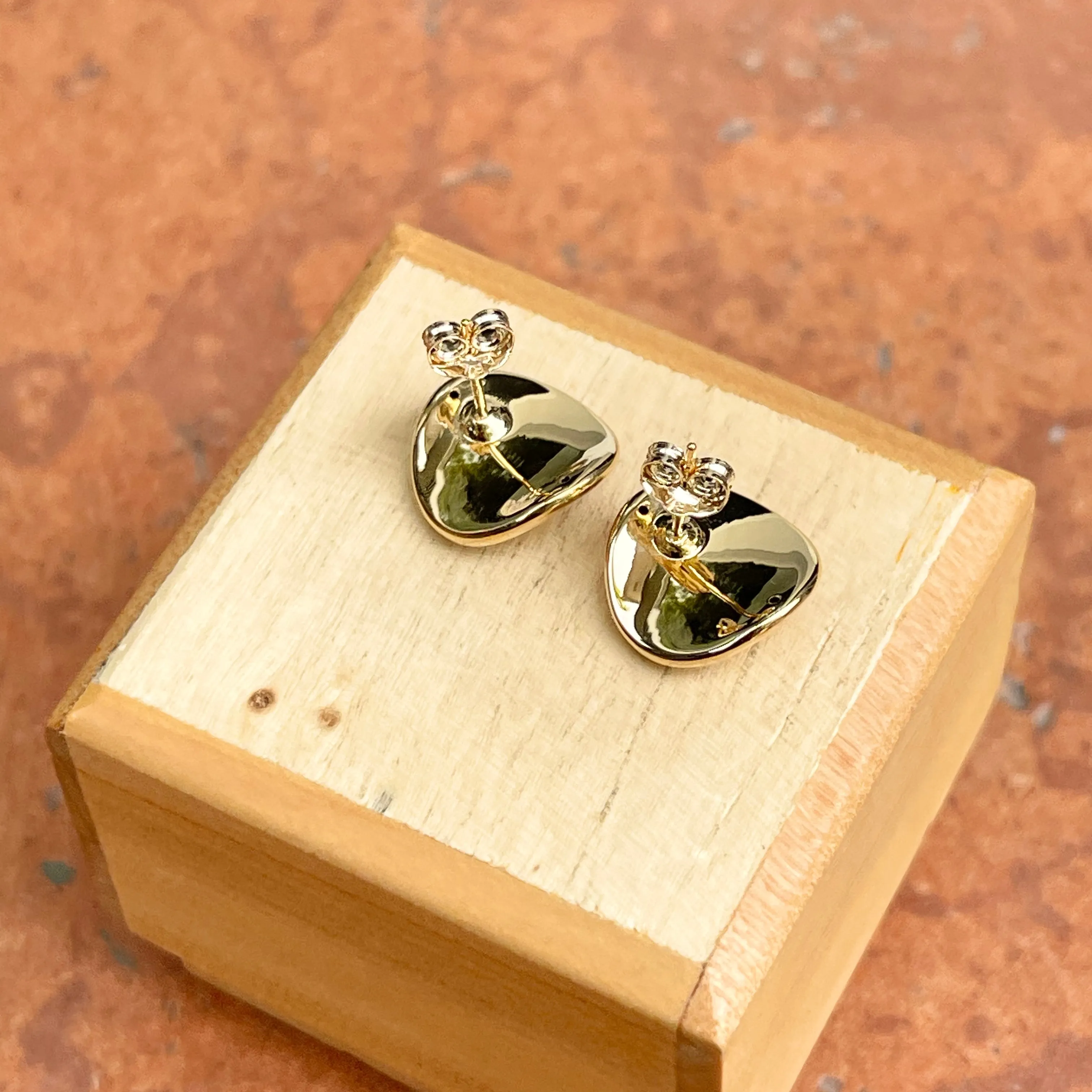 14KT Yellow Gold Round Concave Button Disc Earrings