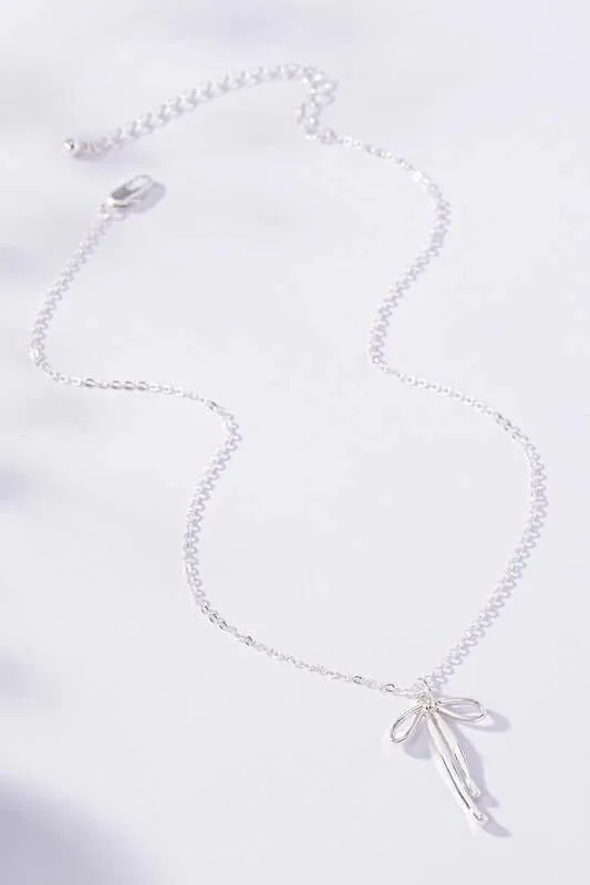 15" Bow Pendant Necklace in Silver