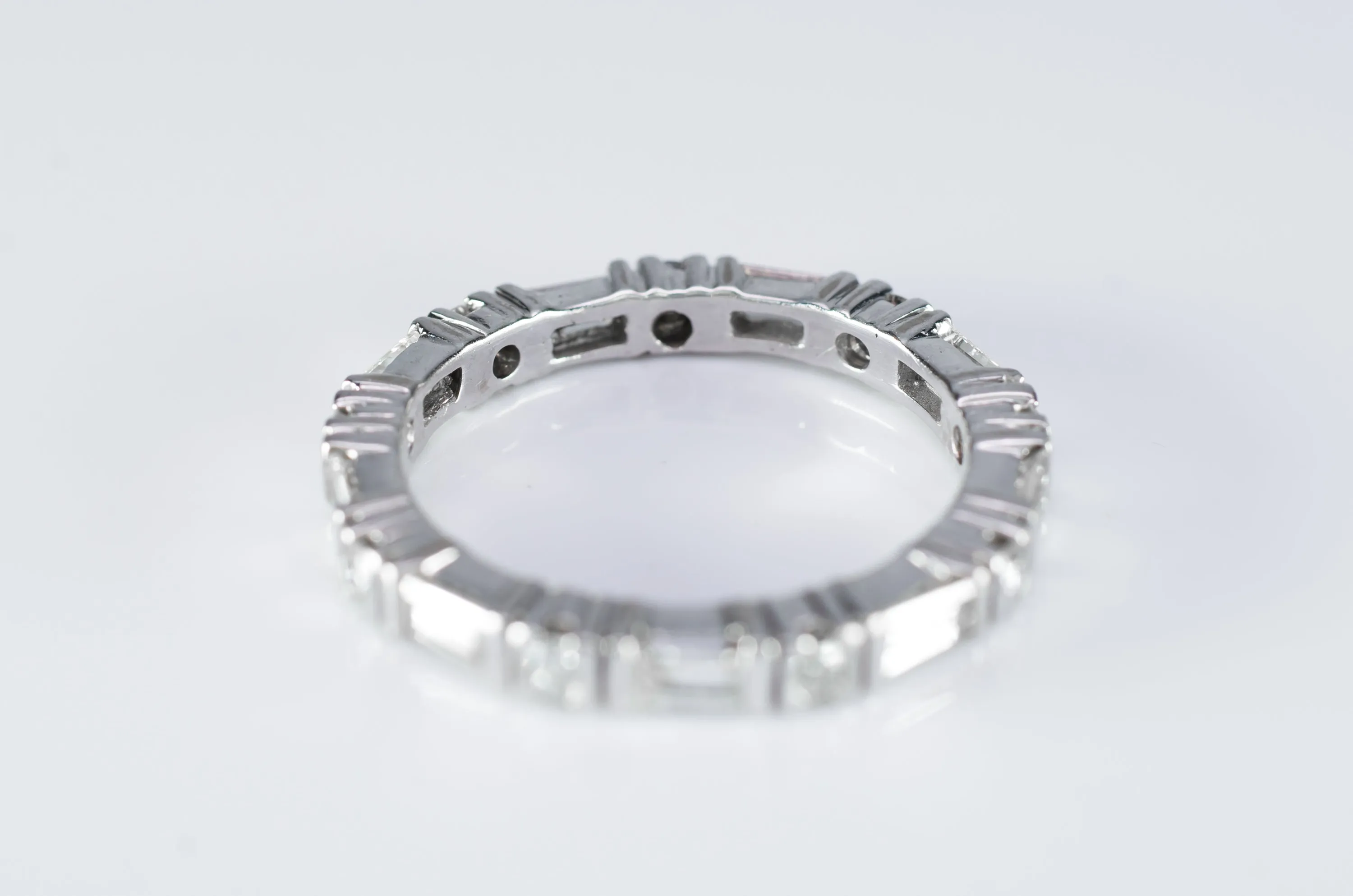 1CTW BAGUETTE AND ROUND ETERNITY BAND