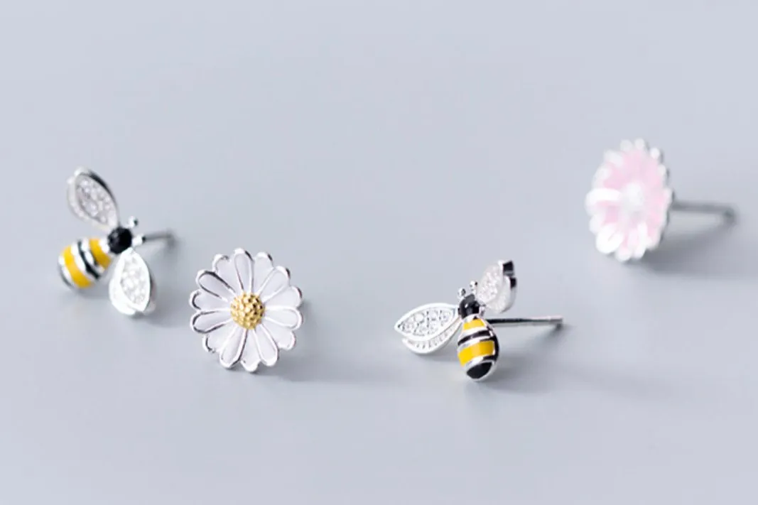 Asymmetry Bee and Daisy flower cute stud earrings - SS060