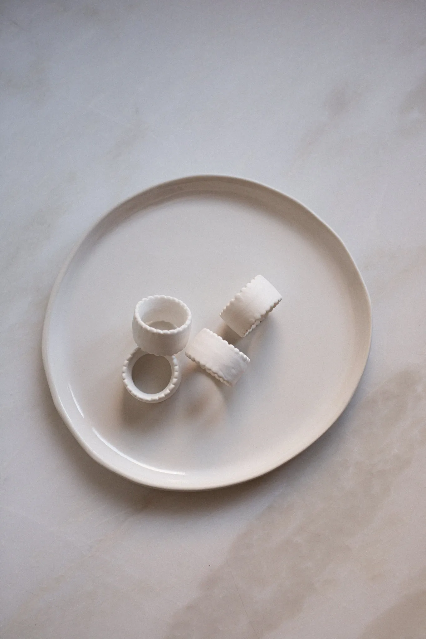 Ceramic Napkin Rings w. Scallop edge