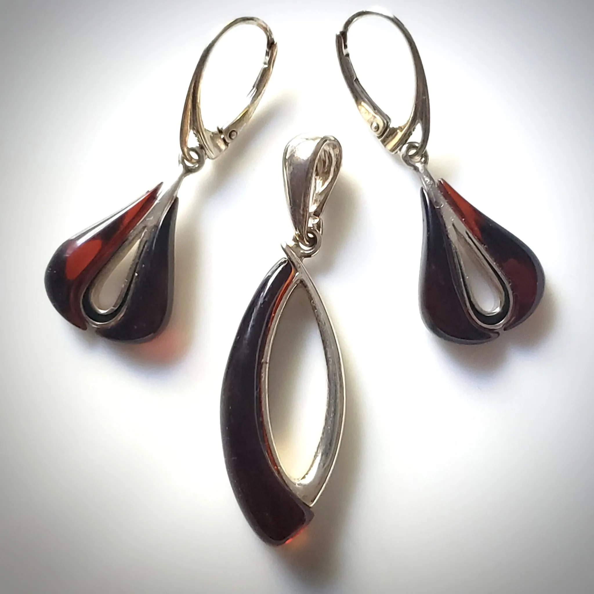 Cherry Amber Silver Modern Jewelry Set