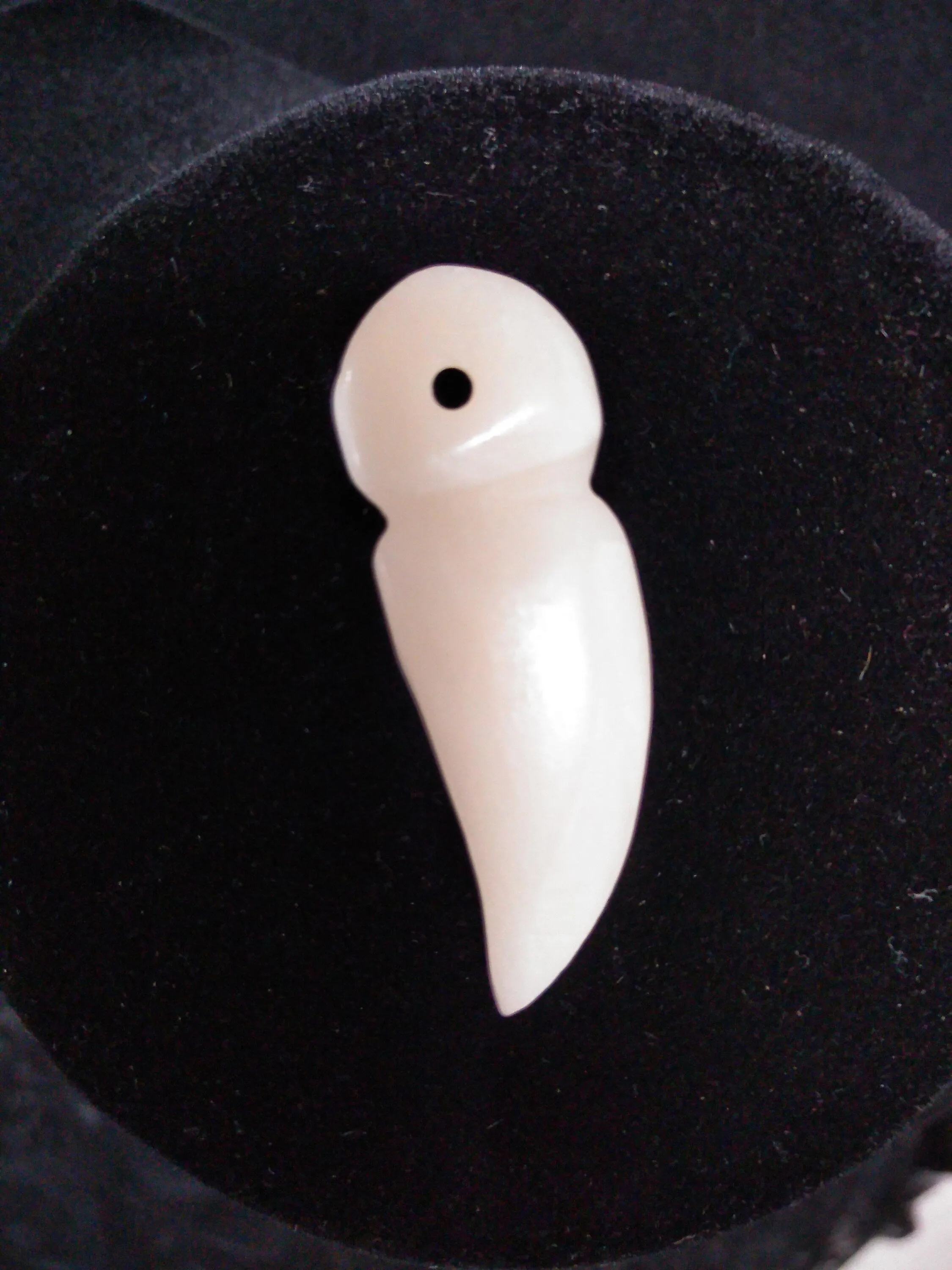 Cow Bone Hand Carved Black Bear Nail Pendant for Necklaces, Earrings, Charms, Pendants, Decorations, Regalia