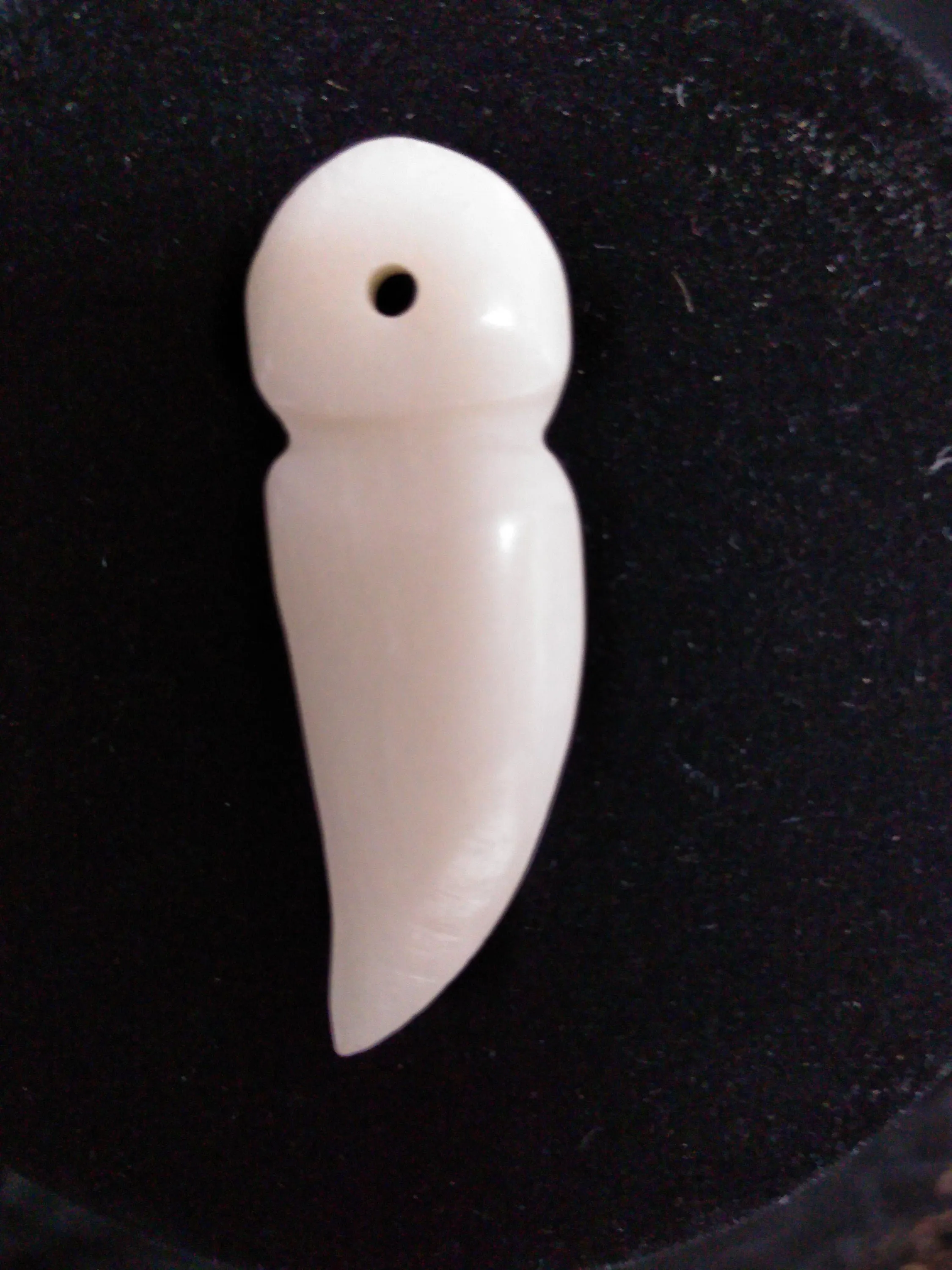 Cow Bone Hand Carved Black Bear Nail Pendant for Necklaces, Earrings, Charms, Pendants, Decorations, Regalia