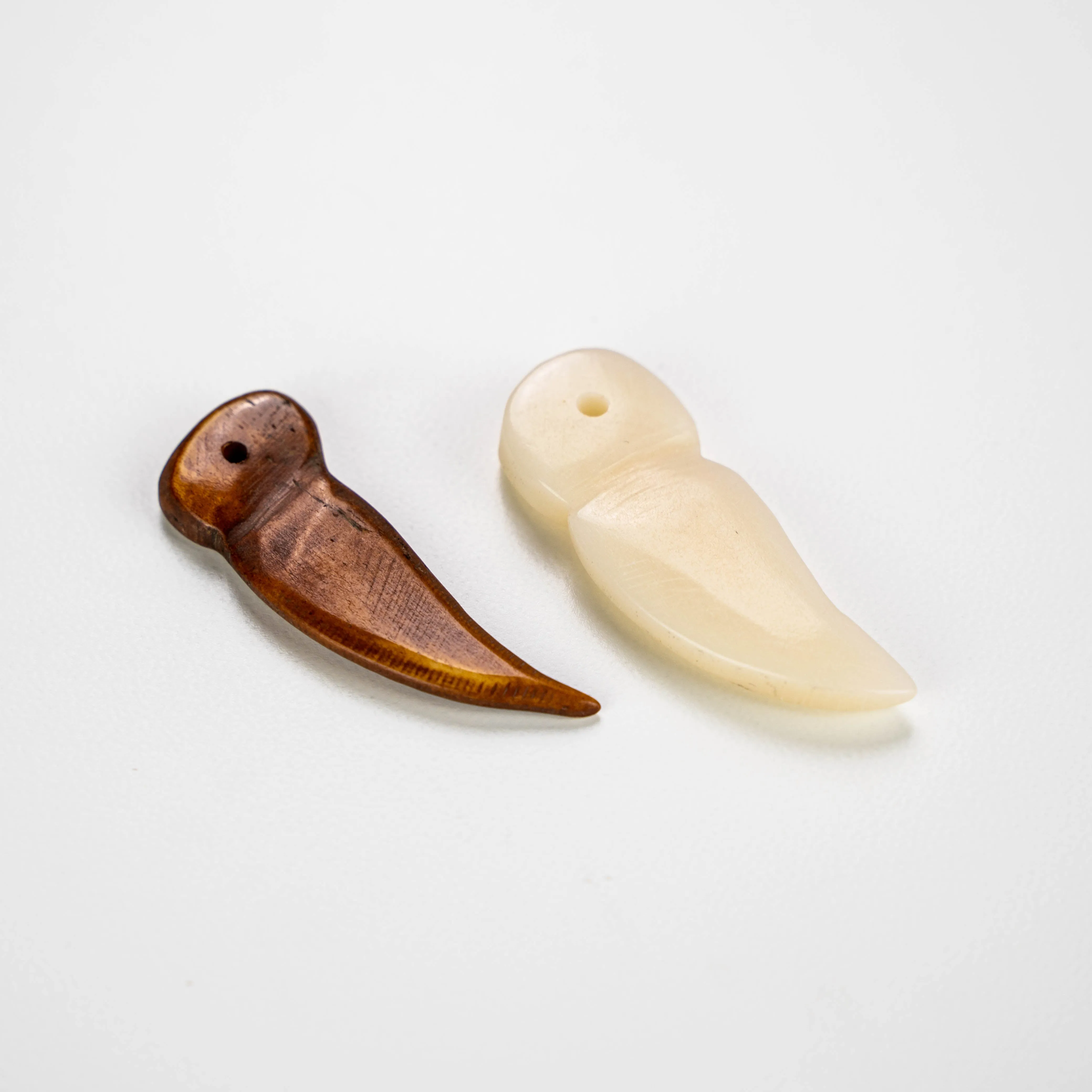 Cow Bone Hand Carved Black Bear Nail Pendant for Necklaces, Earrings, Charms, Pendants, Decorations, Regalia