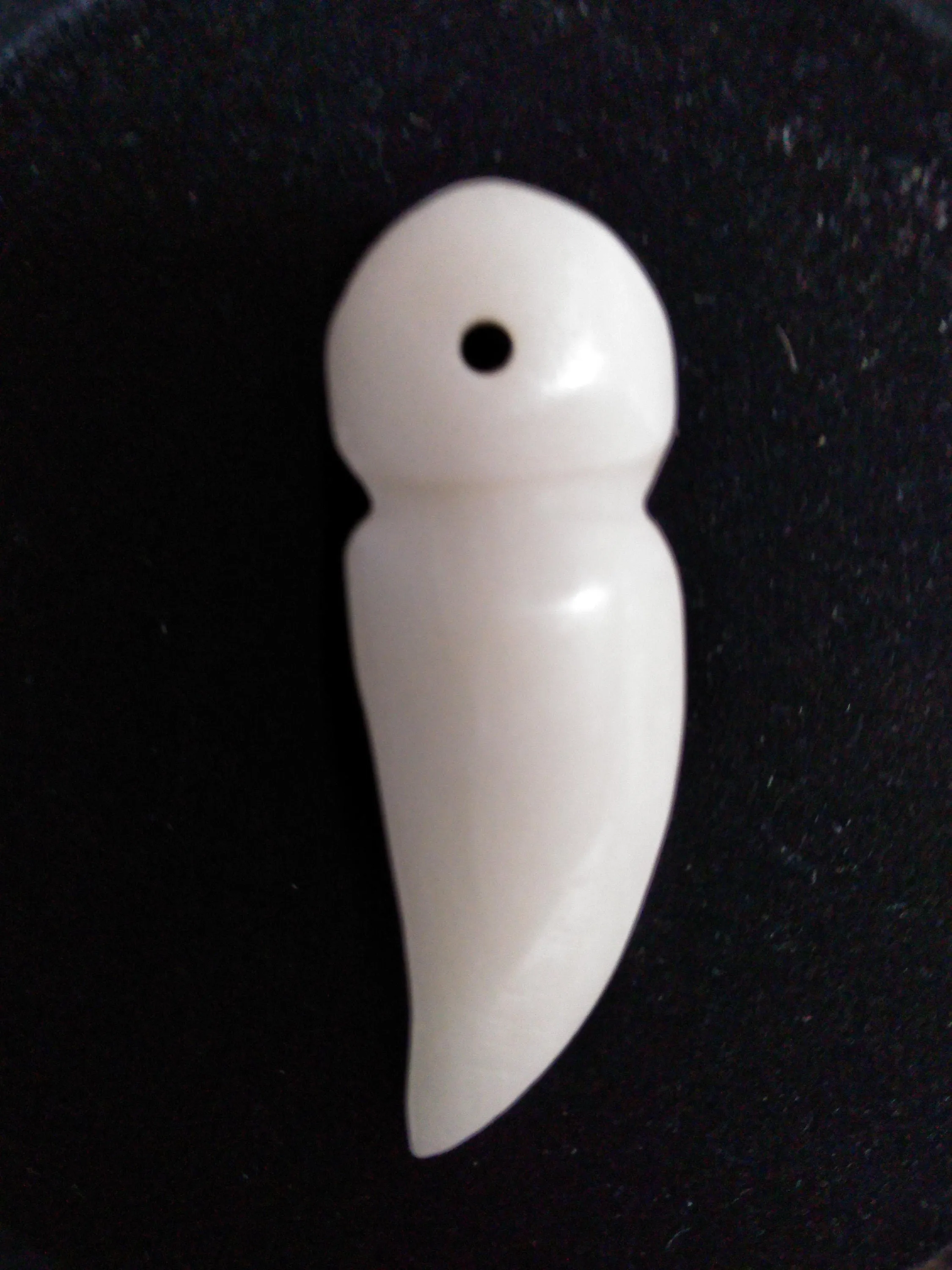 Cow Bone Hand Carved Black Bear Nail Pendant for Necklaces, Earrings, Charms, Pendants, Decorations, Regalia