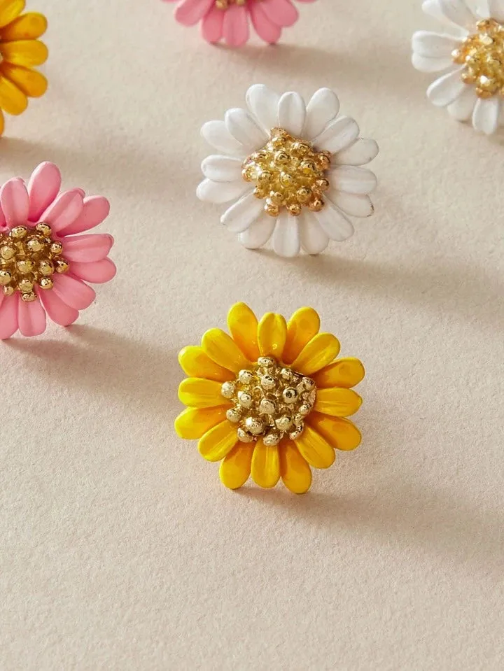 DAISY FLOWER STUD EARRINGS - YELLOW
