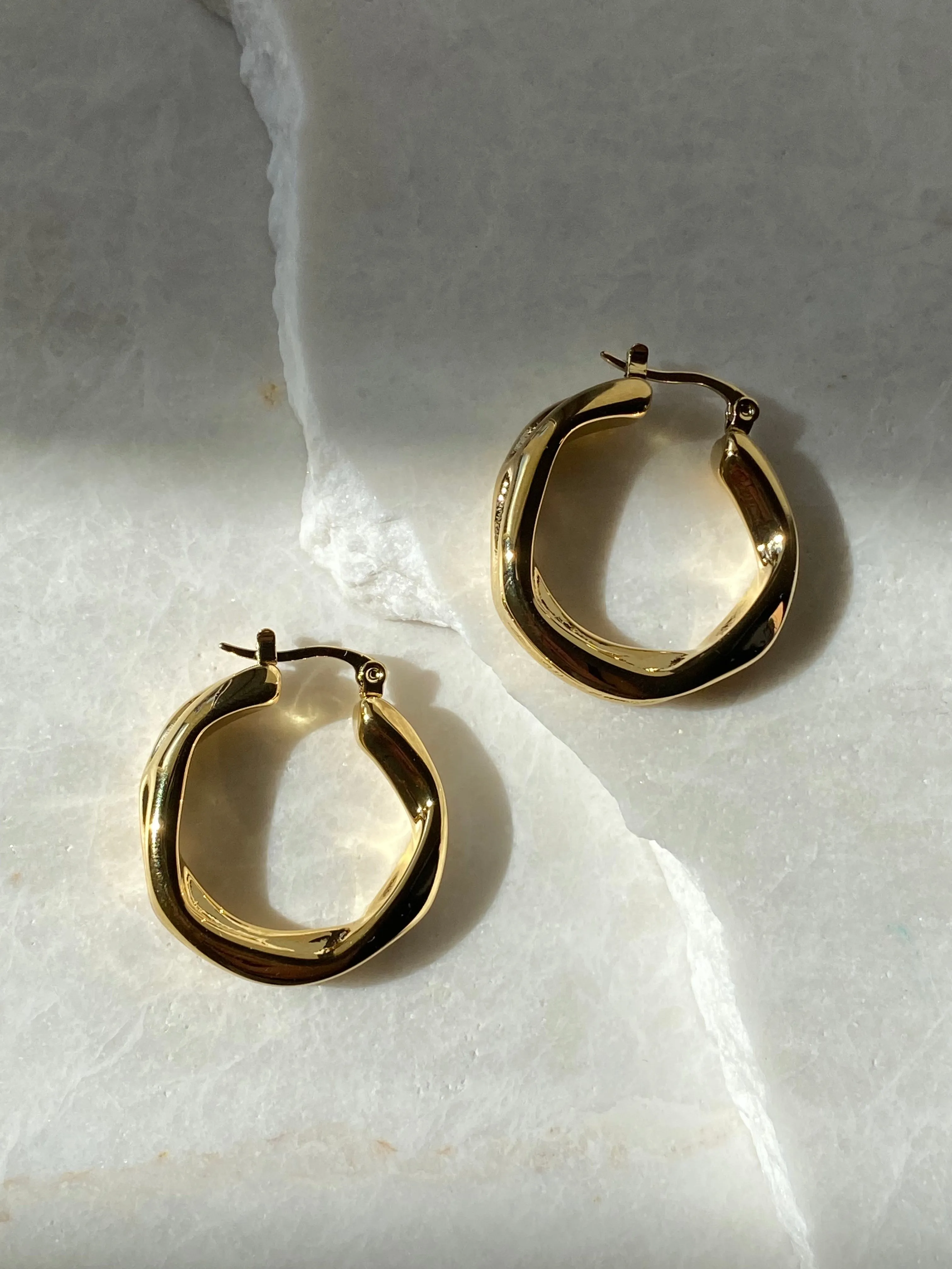Daphne Modern Hoops