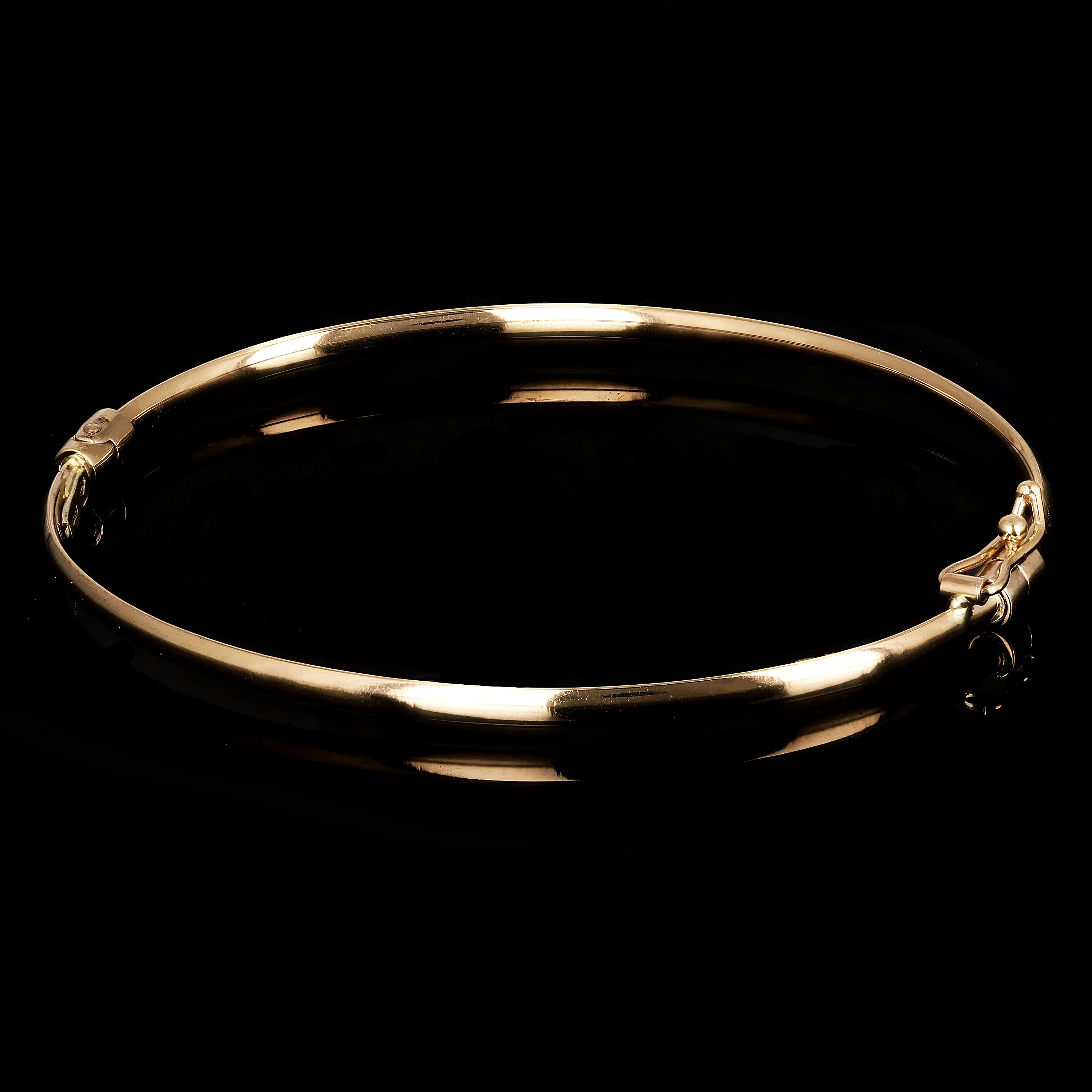 Italian 14k Yellow Gold Hollow Polish Hinged Bangle Bracelet 7" 2.5mm 2.6 grams