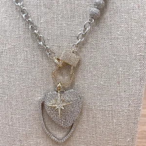 LOVE LEADS NECKLACE