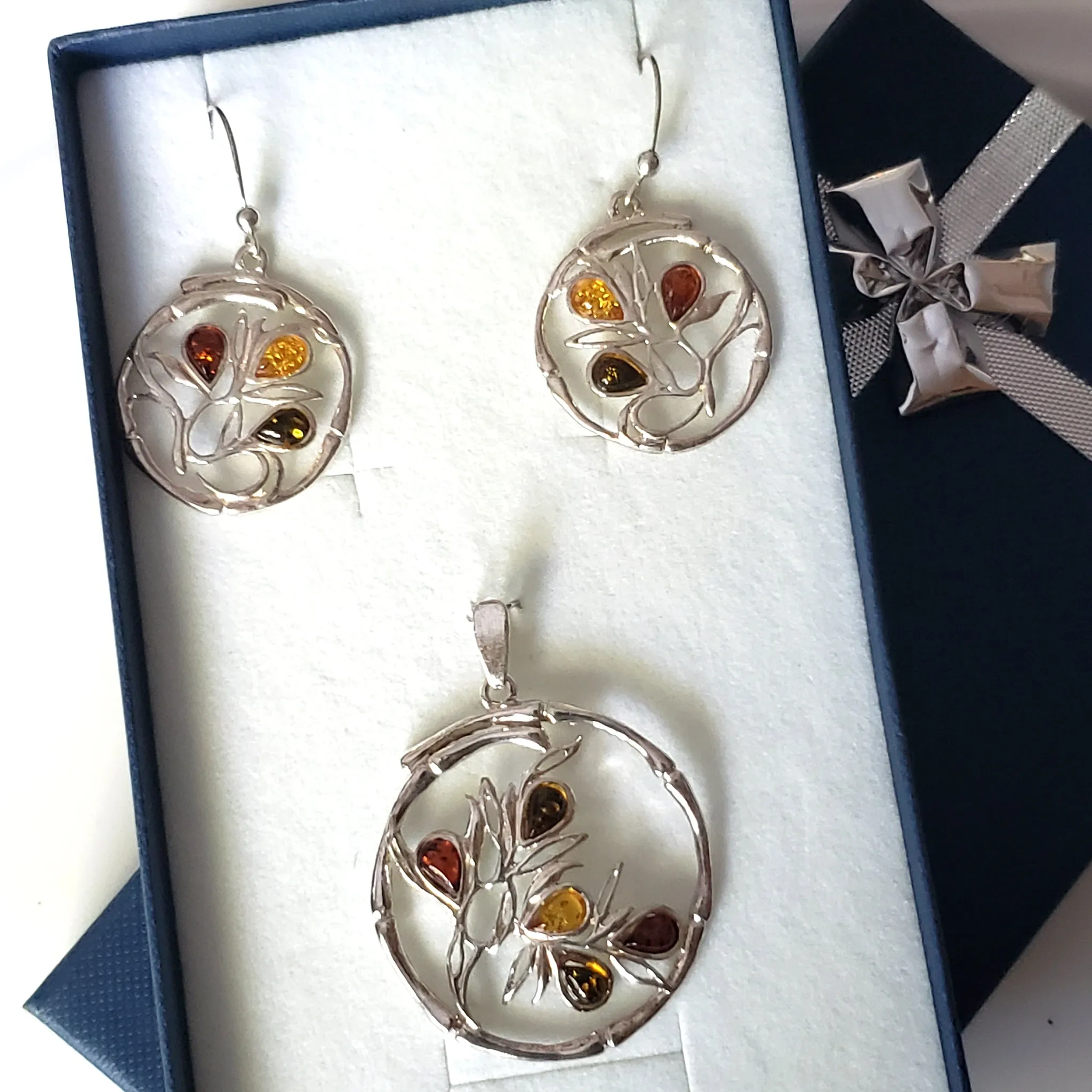 Modern Round Silver Pendant with Flower & Earrings Set