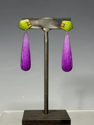 MODERN TEARDROP EARRINGS ON STERLING SILVER POSTS DKA228