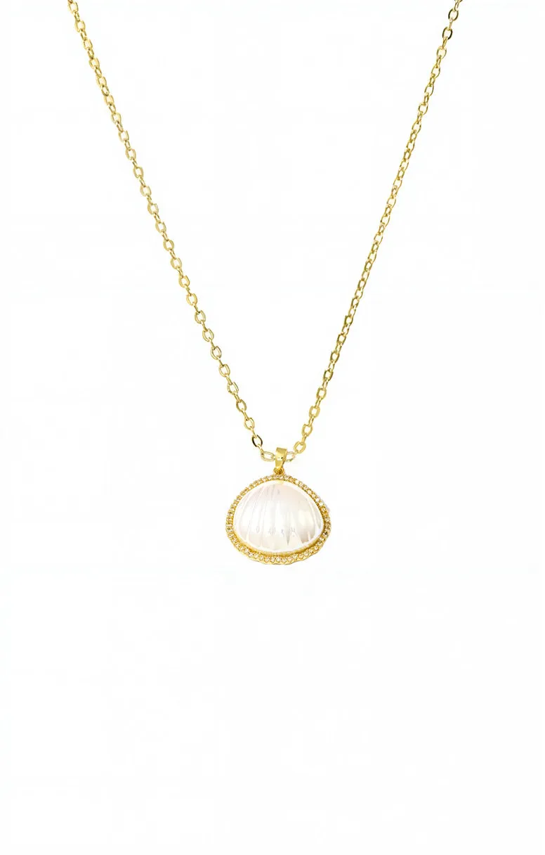 Mother Of Pearl Sea Shell Pendant Necklace