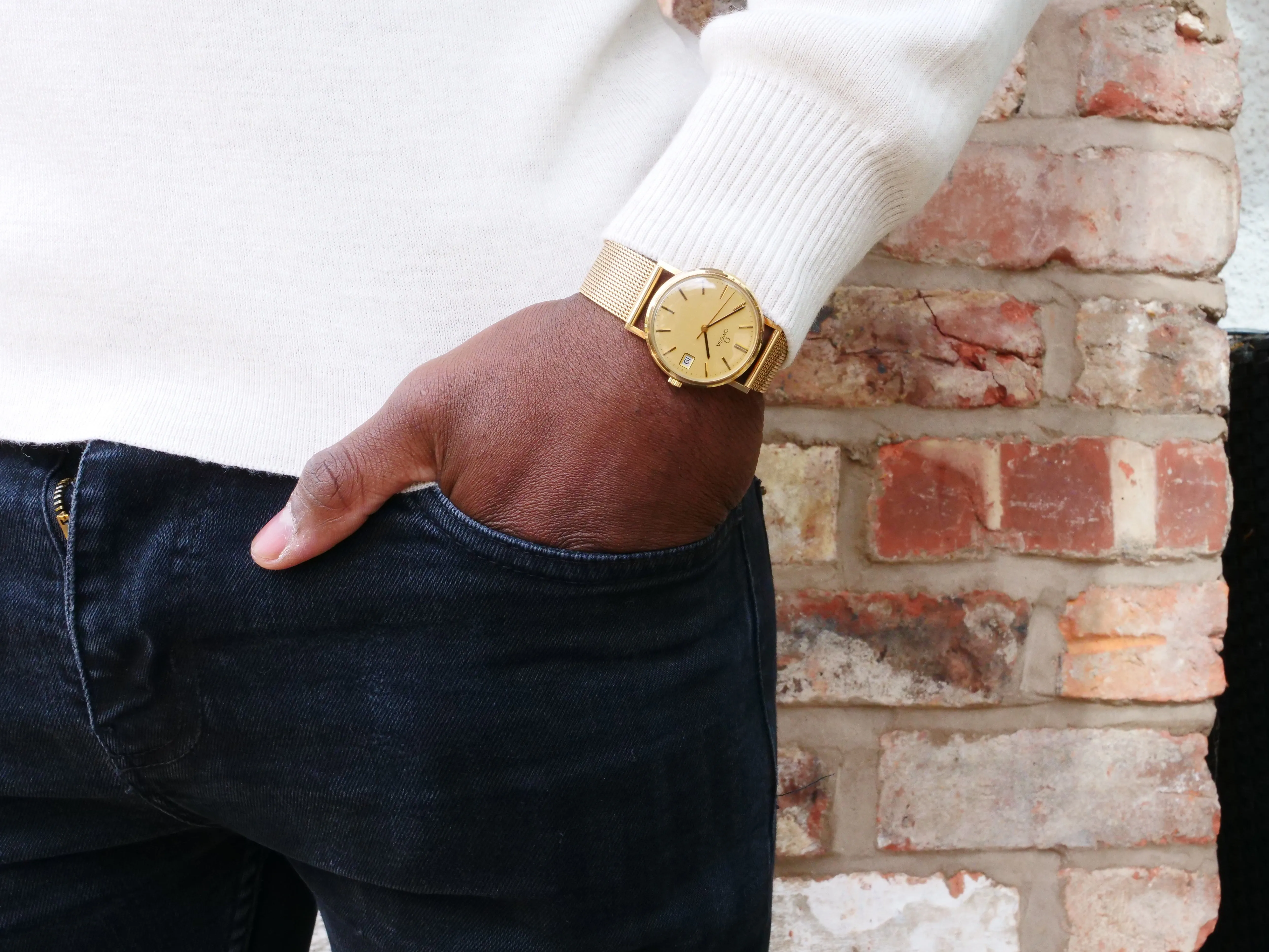 Omega 9 ct gold gents dress watch.