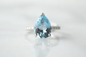 Pear-Shaped Aquamarine Ring