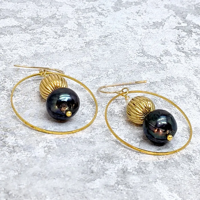 Planet Blue Pearl Earrings`