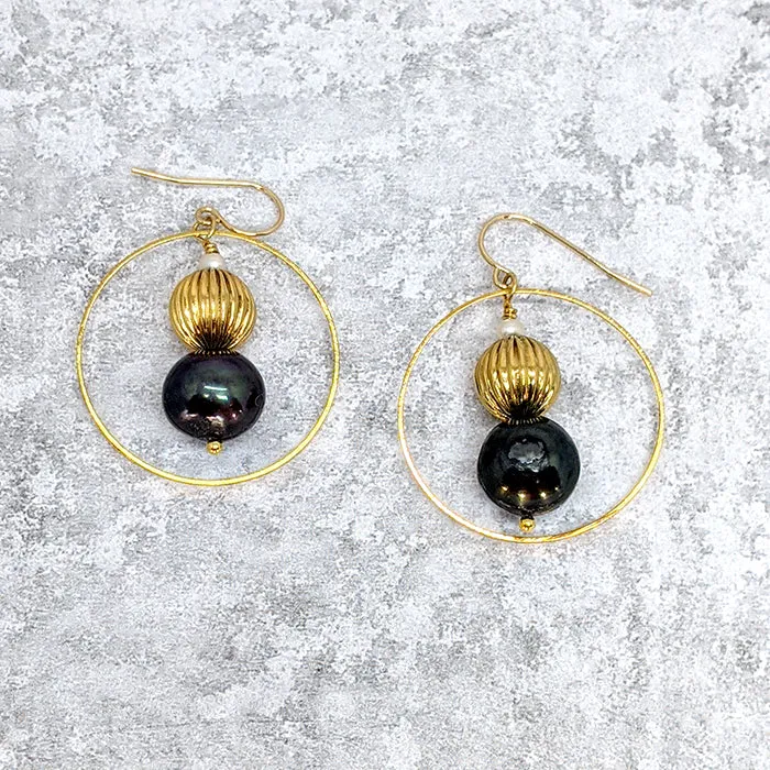 Planet Blue Pearl Earrings`