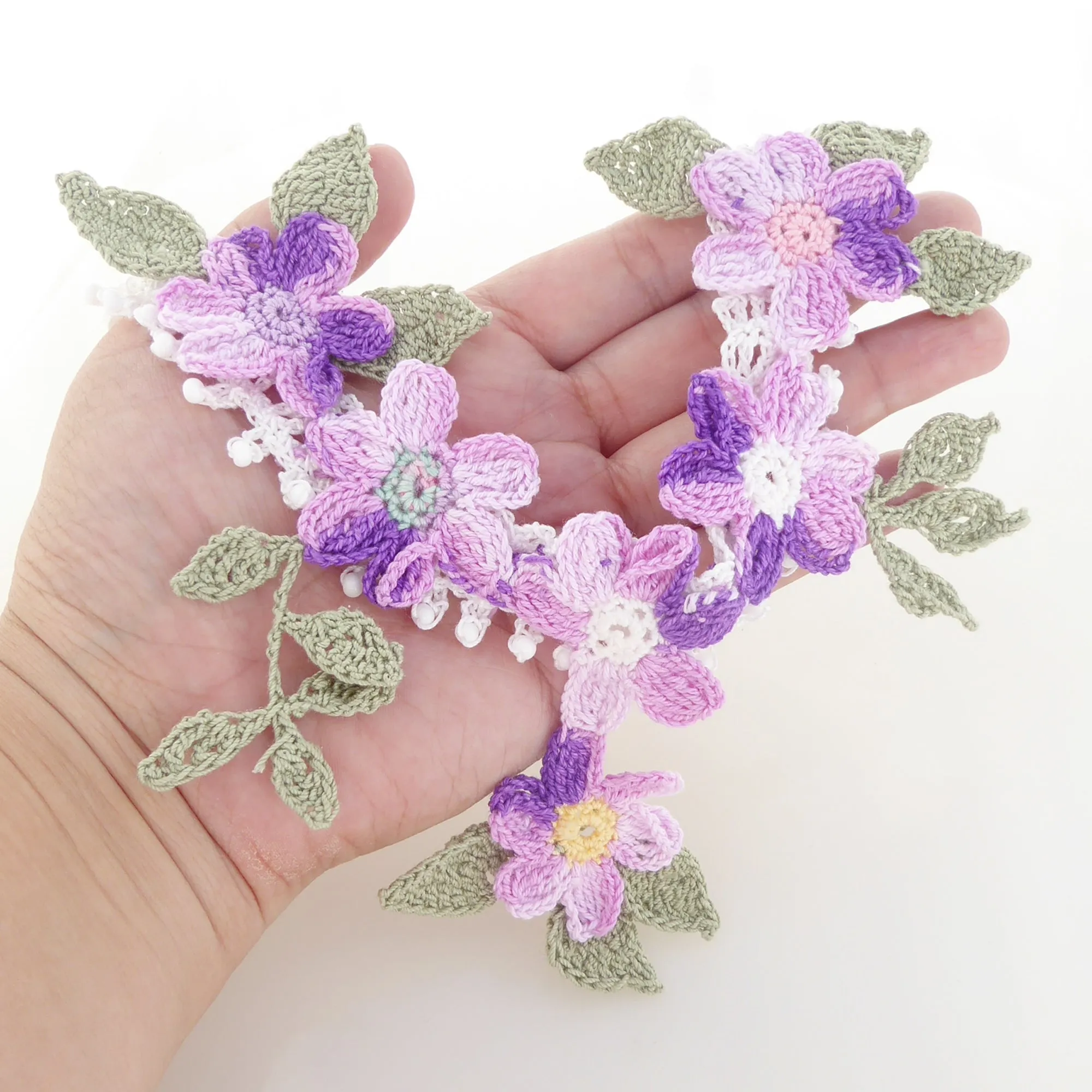 Purple daisy necklace