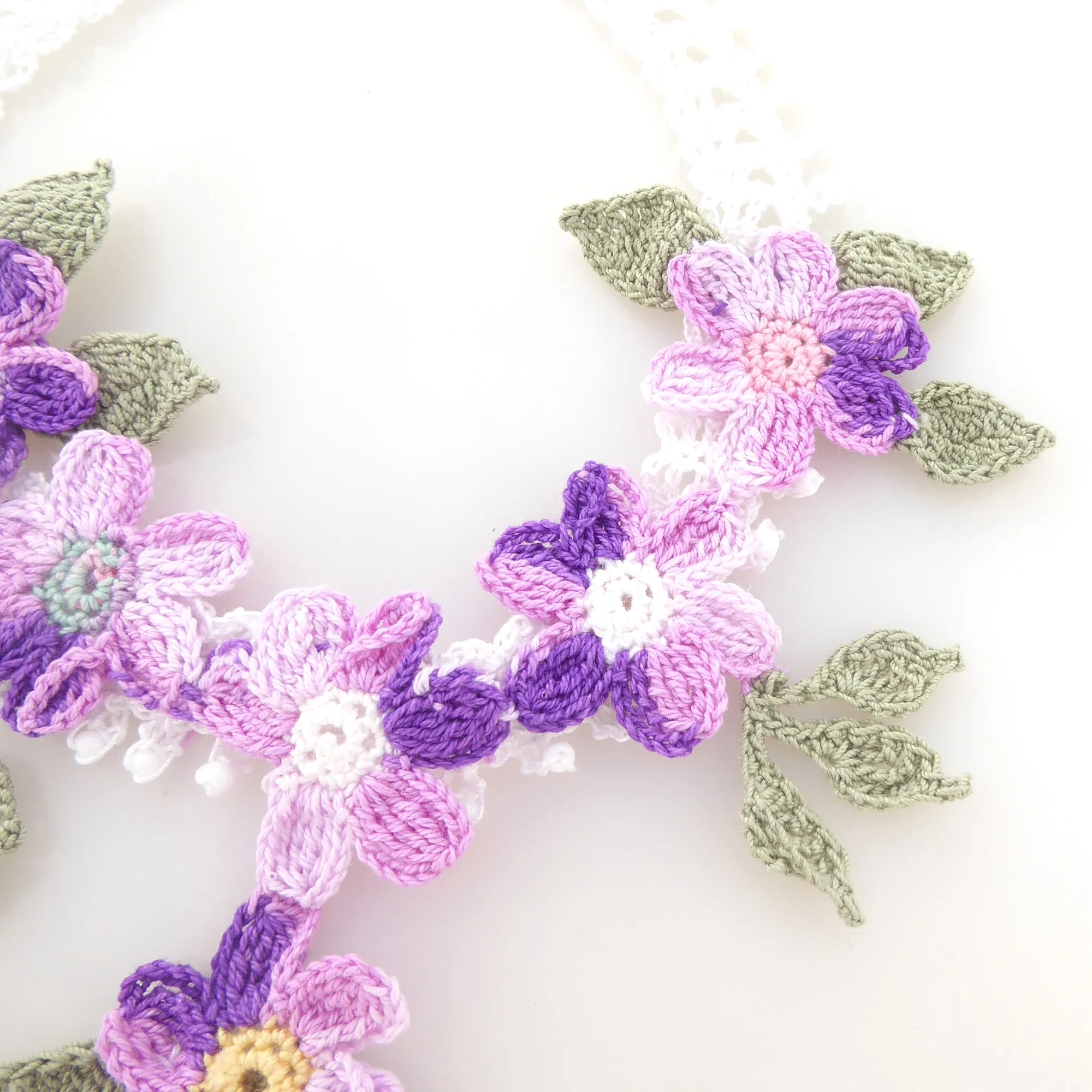 Purple daisy necklace