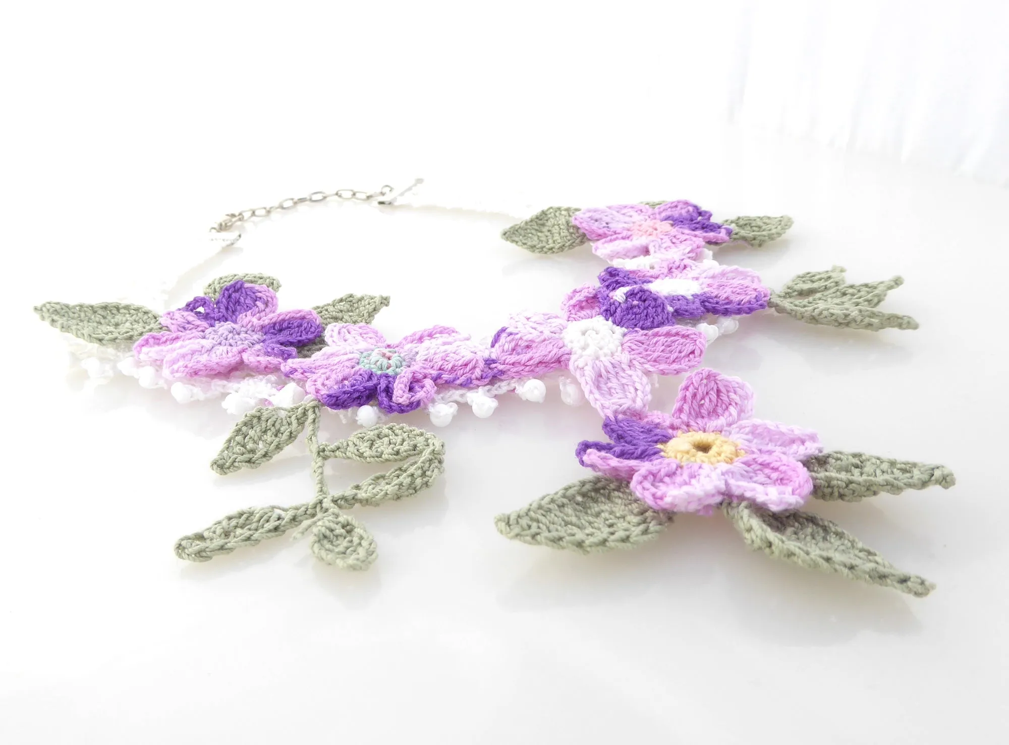 Purple daisy necklace