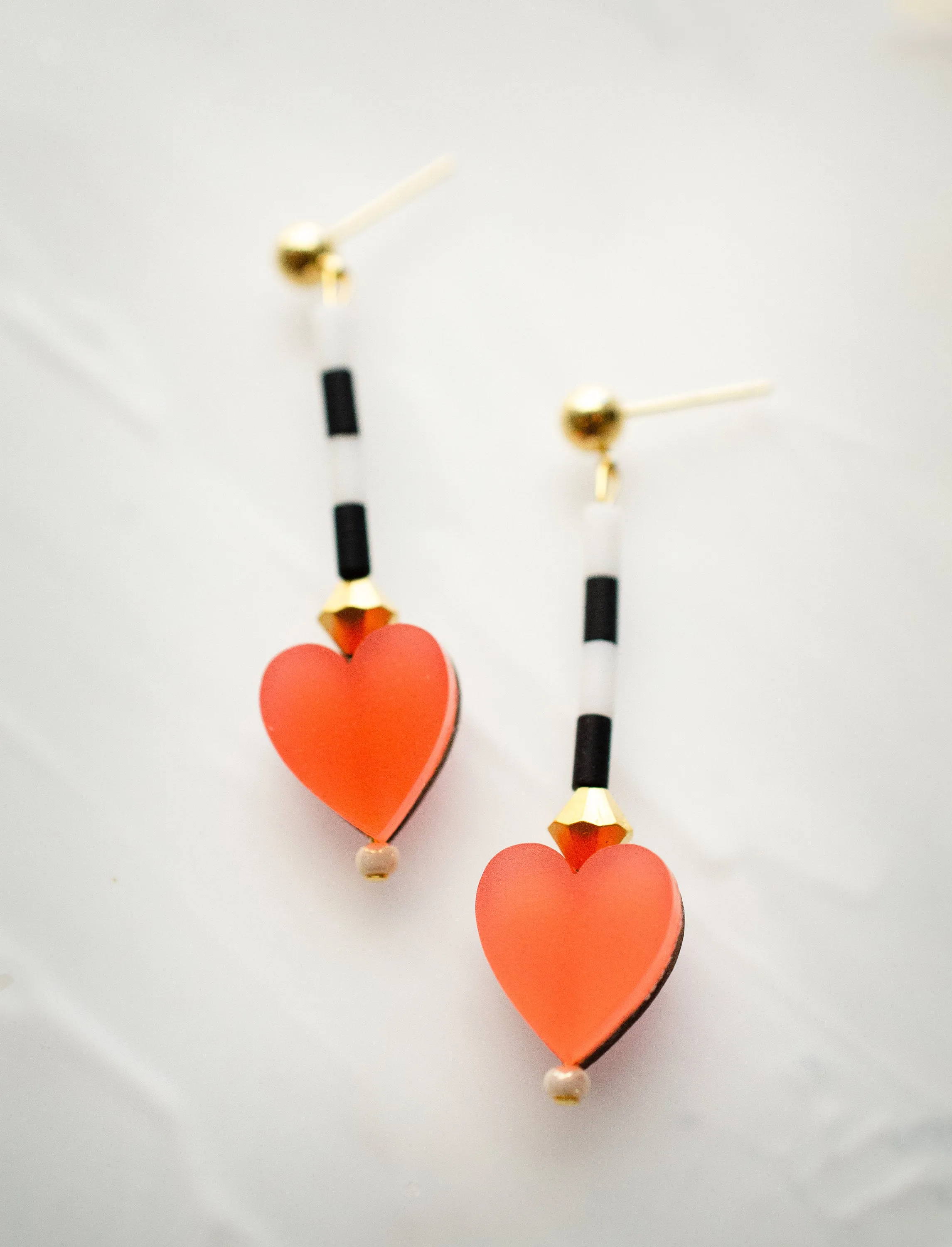 Red heart earrings, beaded heart earrings, Valentines day earrings, red heart earrings, dangle earrings, galentines day gift, heart dangle