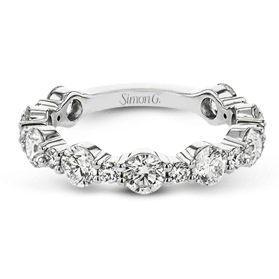 Right Hand Ring In 18k Gold With Diamonds