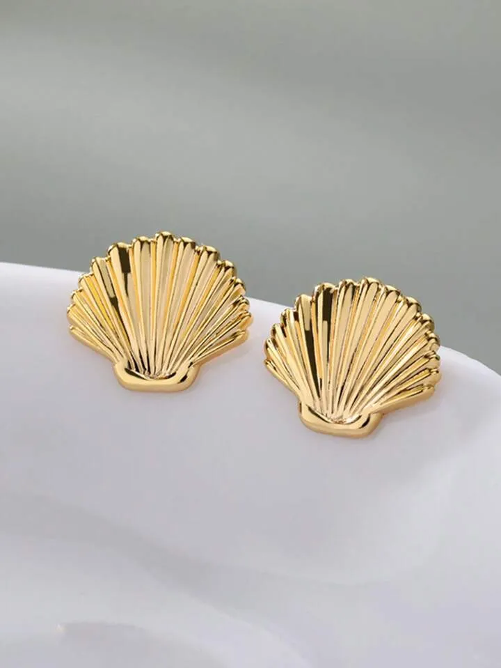 SHELL STUD EARRINGS - GOLD