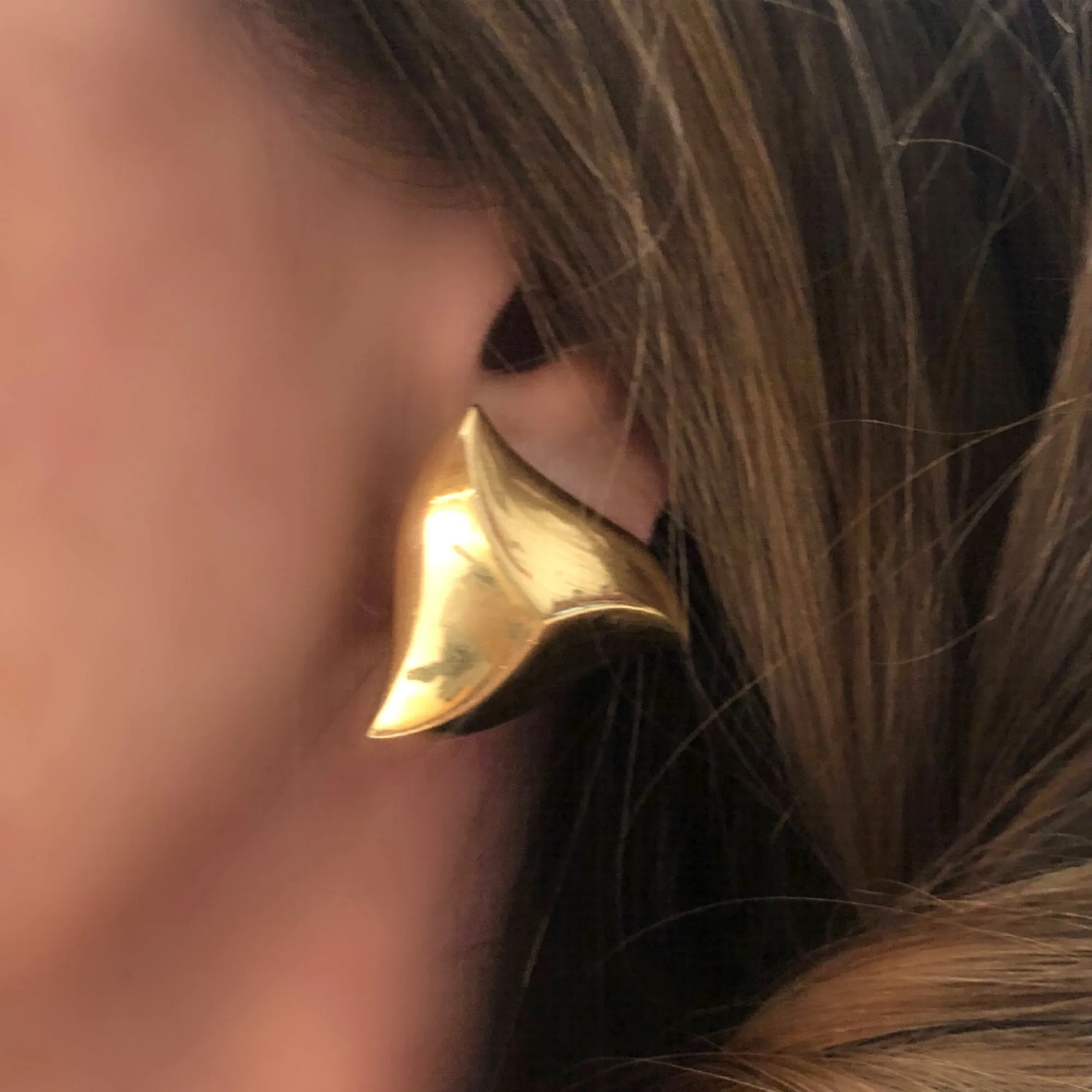 Signed Angela Cummings Pyramidal Clip On Earrings in 18 Karat Yellow Gold