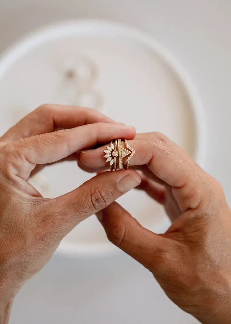 Simple Stud Ring