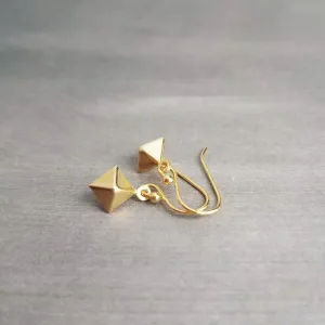 Small Gold Diamond Earrings, double pyramid earring, octahedron earring, diamond shape earring, spear earring, triangular, modern earring