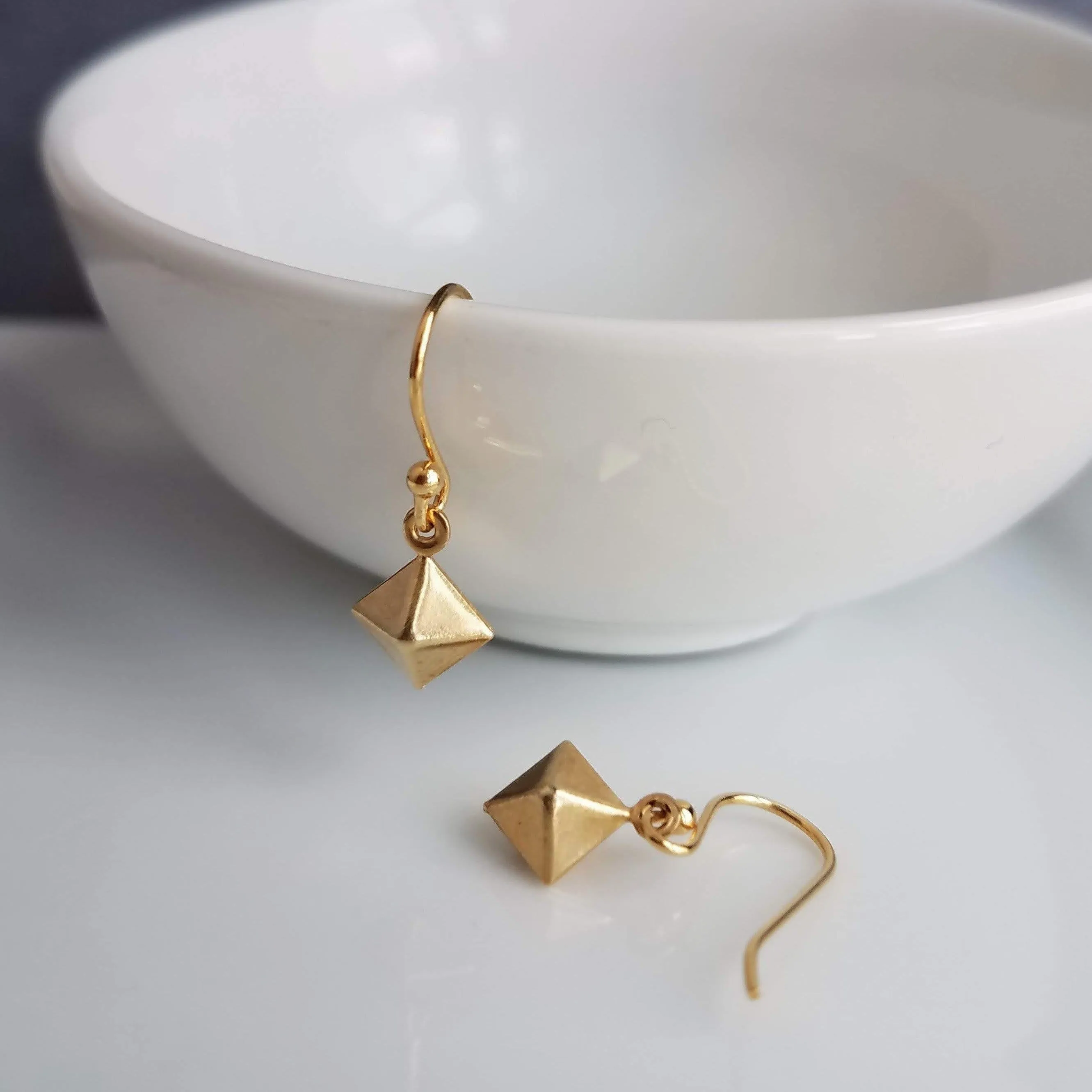 Small Gold Diamond Earrings, double pyramid earring, octahedron earring, diamond shape earring, spear earring, triangular, modern earring