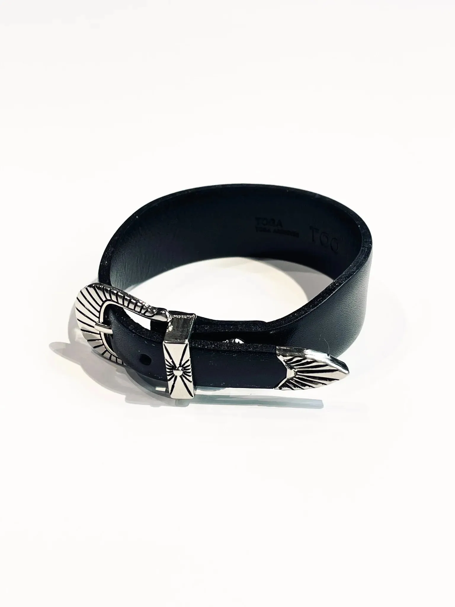 TOGA TOO Metal Bangle 1