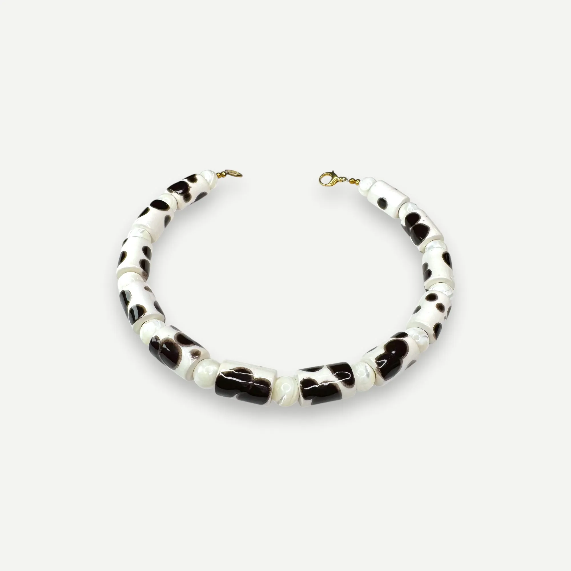 TORT & MOTHER OF PEARL SUNDRY.  BEAD TWO.