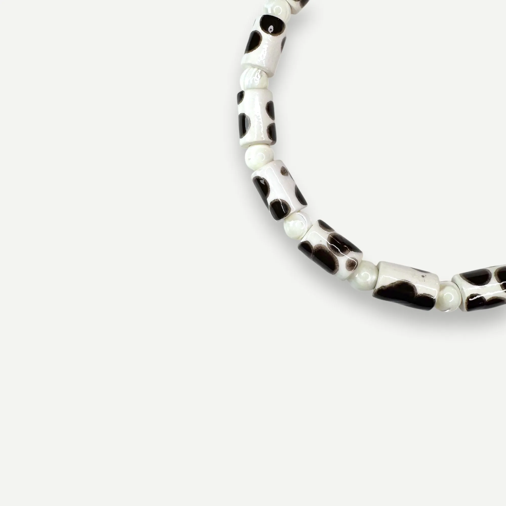 TORT & MOTHER OF PEARL SUNDRY.  BEAD TWO.