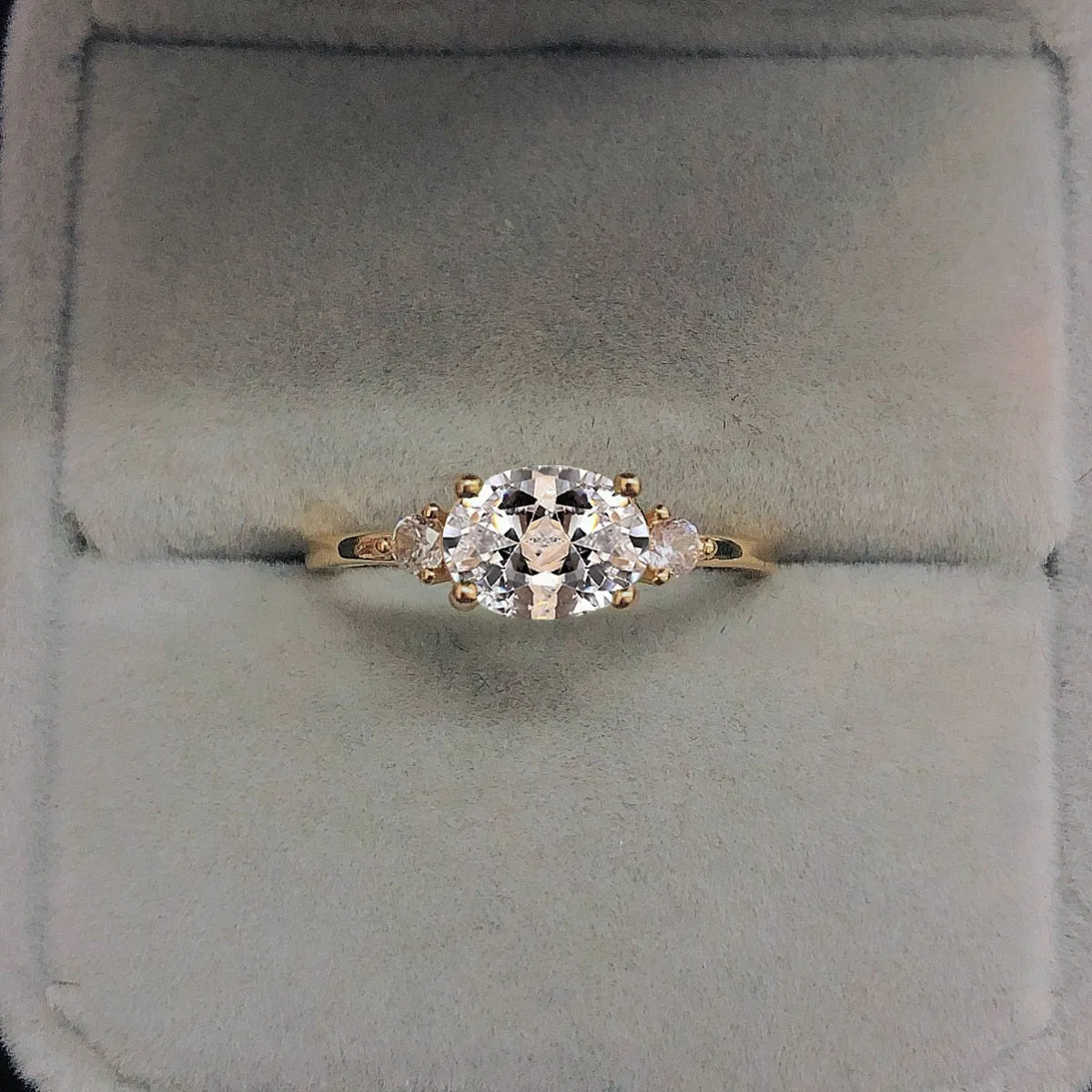 Wedding Dating Ring For Women Simple Solitaire Ring With Oval Candy Stone Zircon Gold Color Engagement Gift Fashion Jewelry R865
