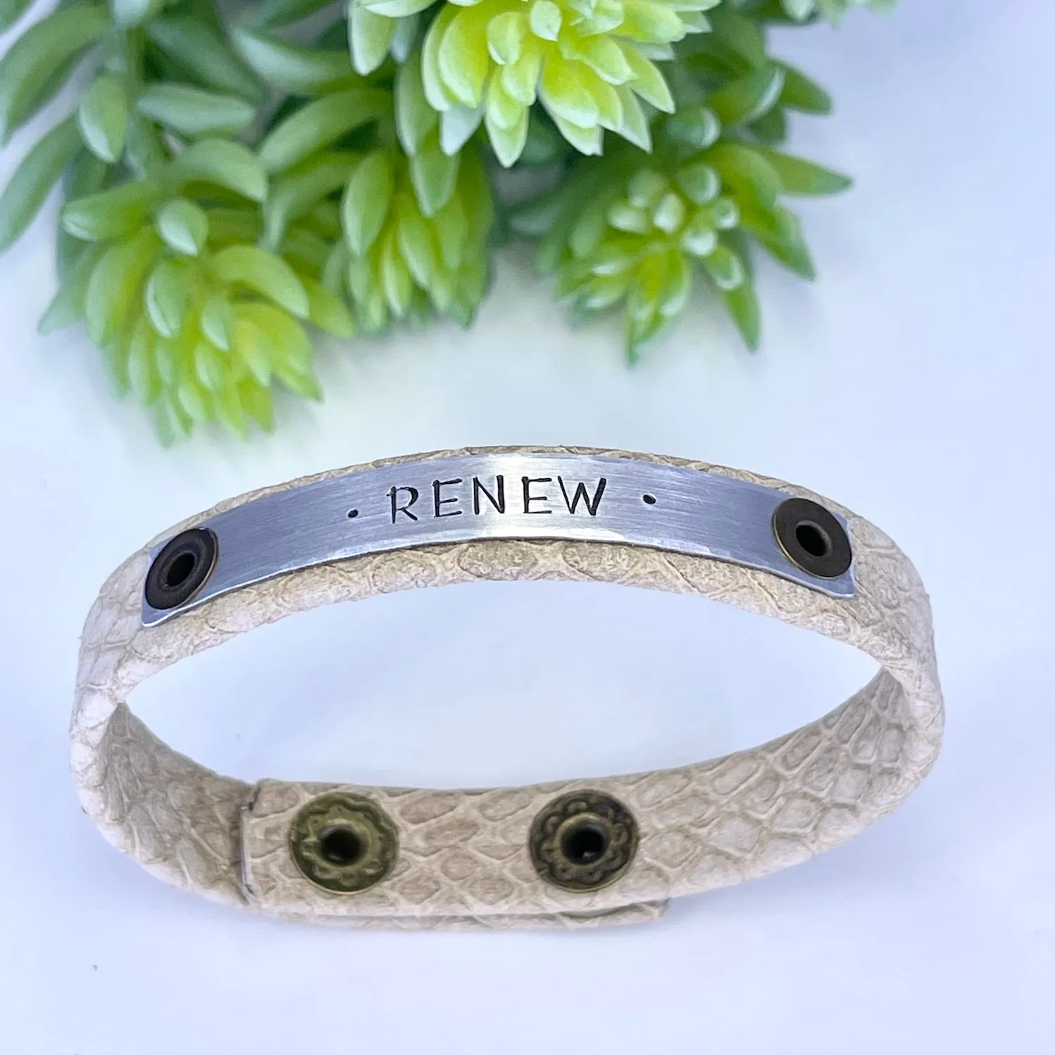 (Wholesale) BUNDLE: Earthy 2024 Inspo | 32 Bracelets | Save $75