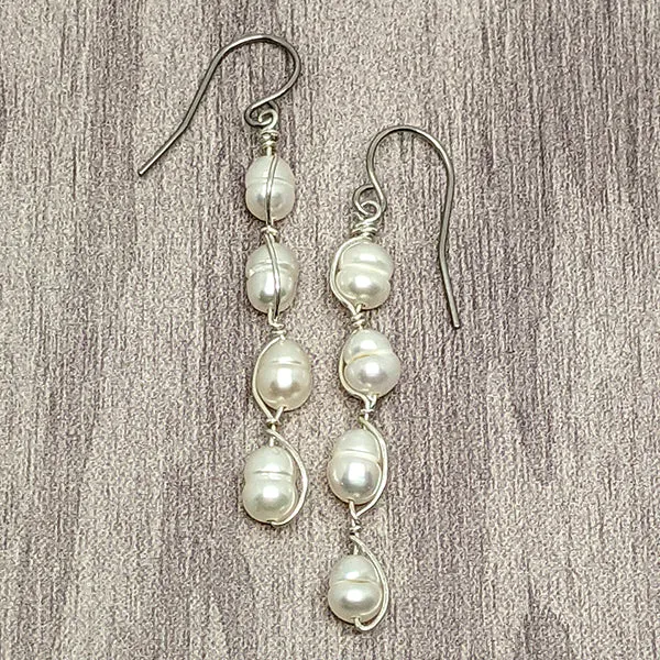 Willow Earrings White Pearl